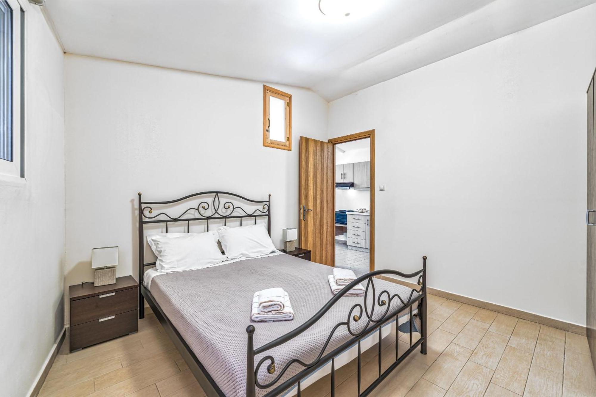 St. Harry'S Windmill Apartment Makris Gialos  Exterior photo