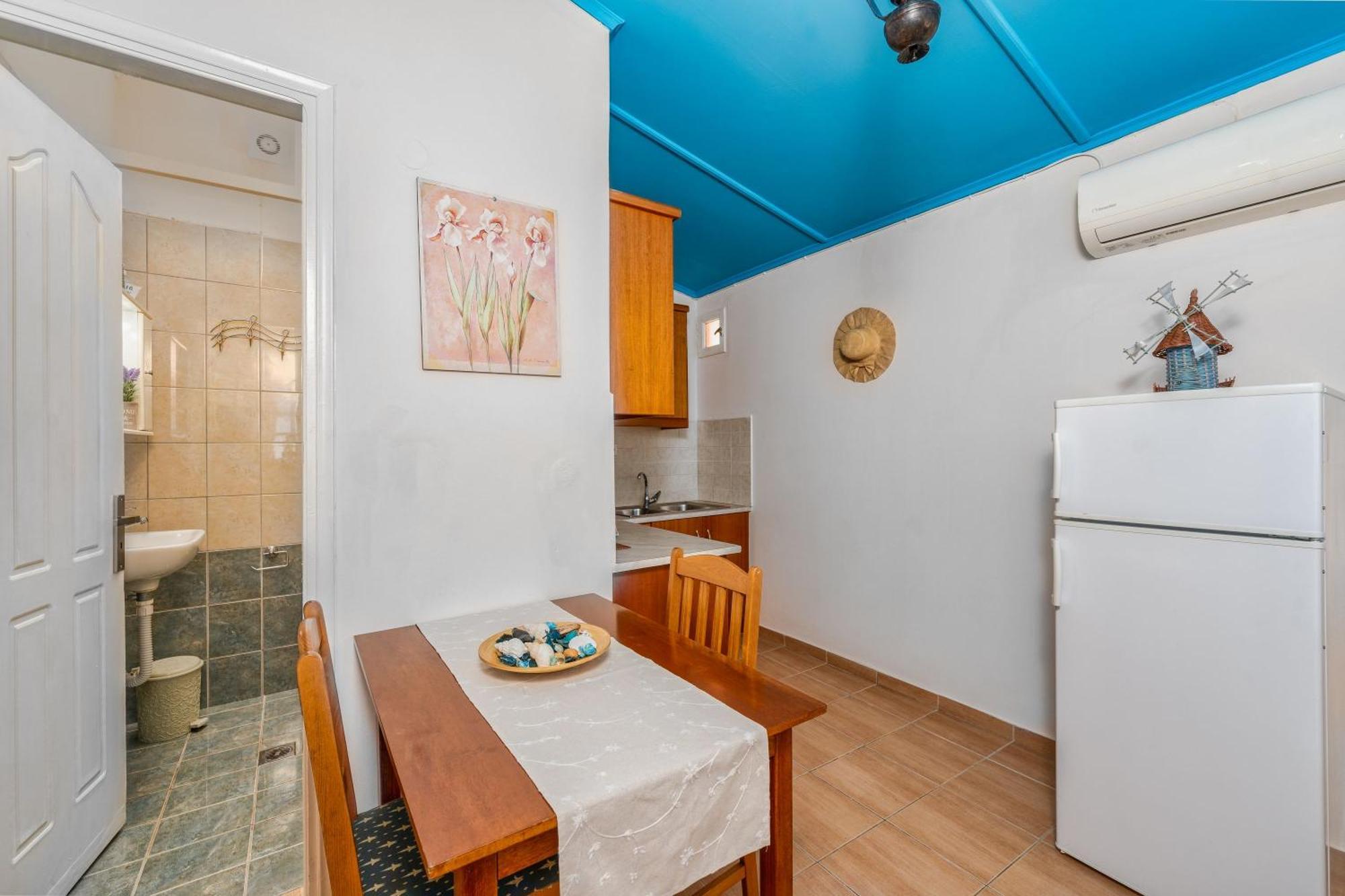 St. Harry'S Windmill Apartment Makris Gialos  Exterior photo
